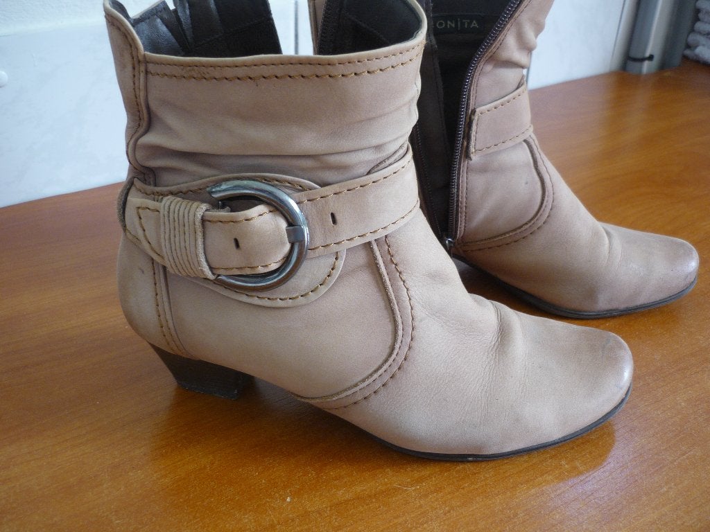 korte  laarsjes, Kleding | Dames, Schoenen, Ophalen of Verzenden, Zo goed als nieuw, Overige kleuren
