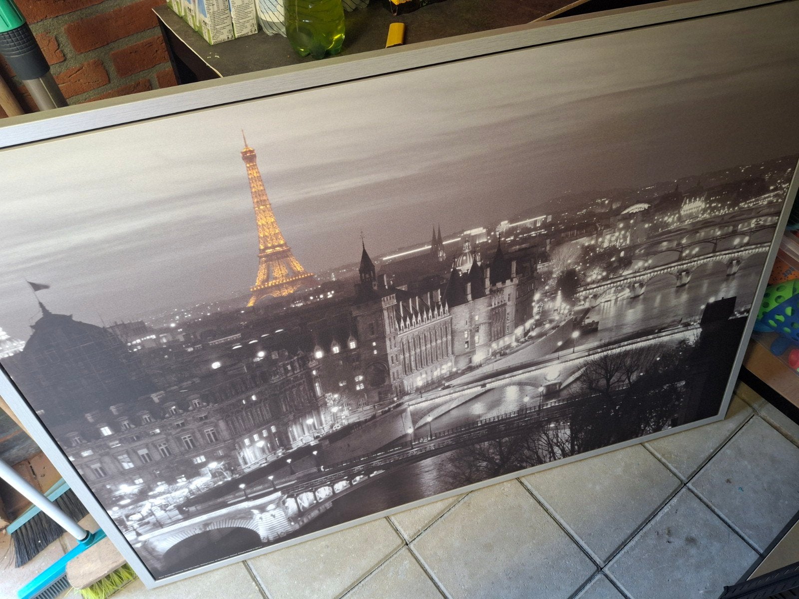 Grote foto/print van Parijs met Eiffeltoren, 50 – 75, Gebruikt, Ophalen of Verzenden, 75 tot 100 cm