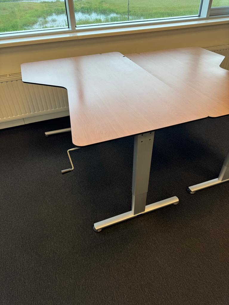 In hoogte verstelbaar bureau 150x80/100 cm, Huis en Inrichting, Bureaus, Ophalen, Gebruikt, Spaanplaat of MDF, Overige merken
