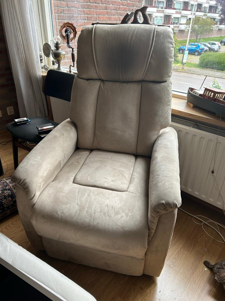 Comfortabele relaxfauteuil, beige stof, Huis en Inrichting, Fauteuils, Zo goed als nieuw, Ophalen