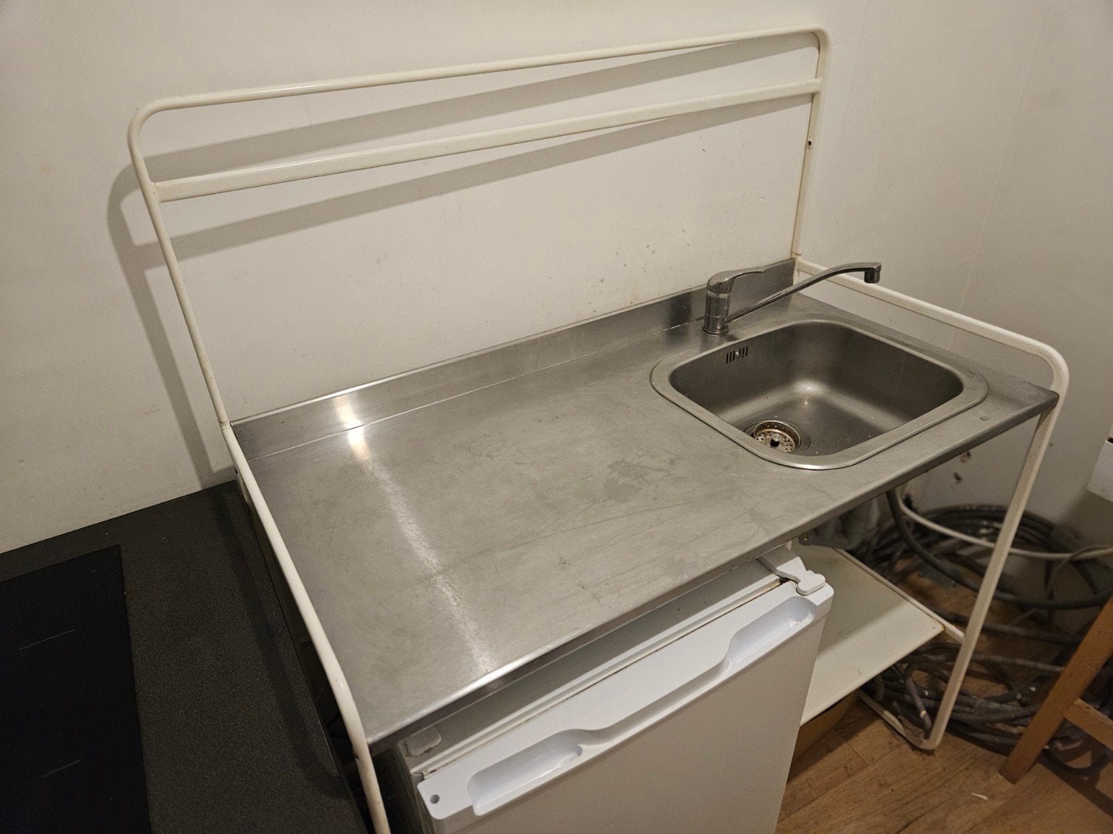 Mini keuken ikea inductie +  aanrecht kitchenette sunnersta, Huis en Inrichting, Ophalen, Gebruikt, 25 tot 50 cm, Minder dan 100 cm