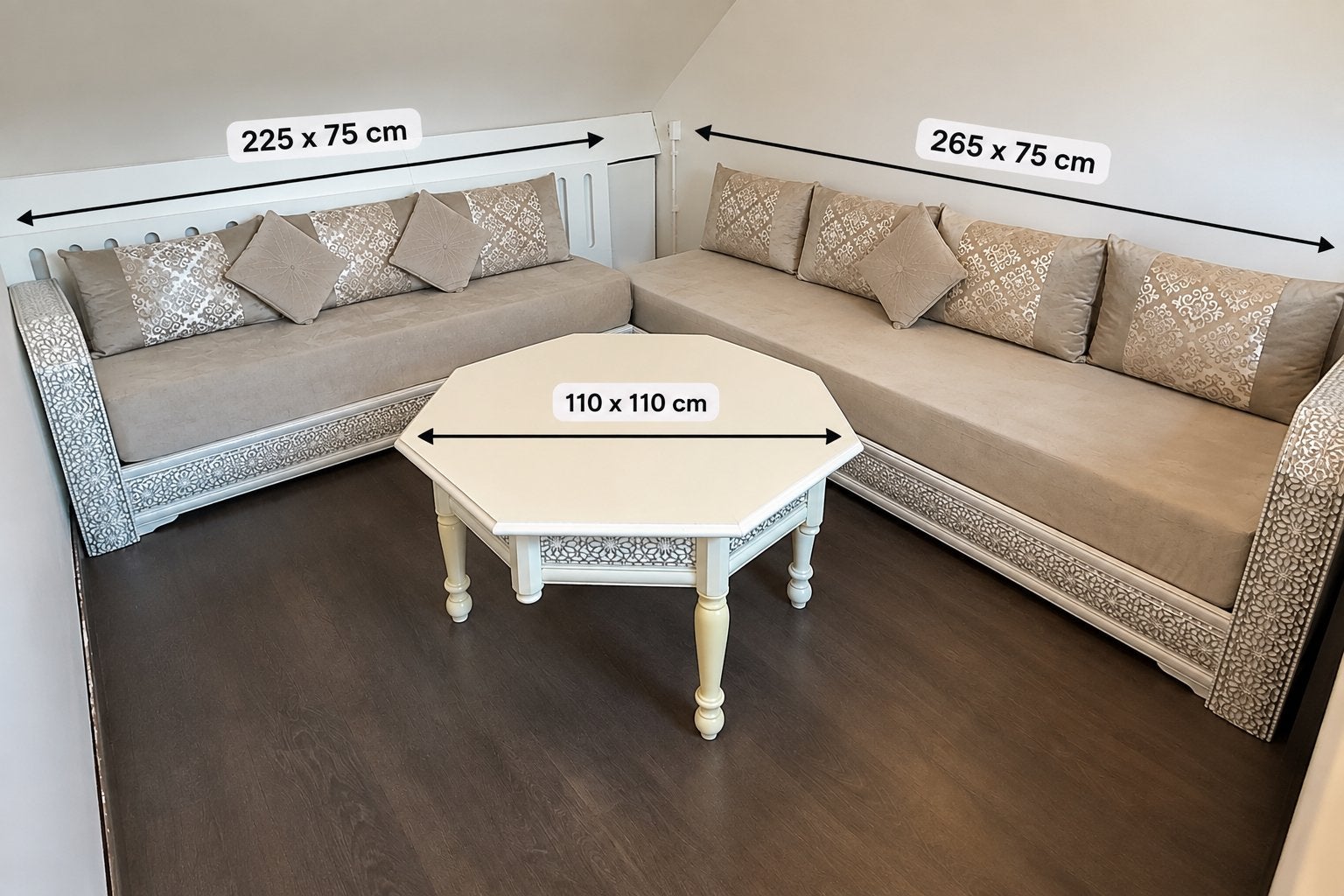 Marokkaanse salonbanken met salontafel (sedari), Ophalen, Zo goed als nieuw, Hout