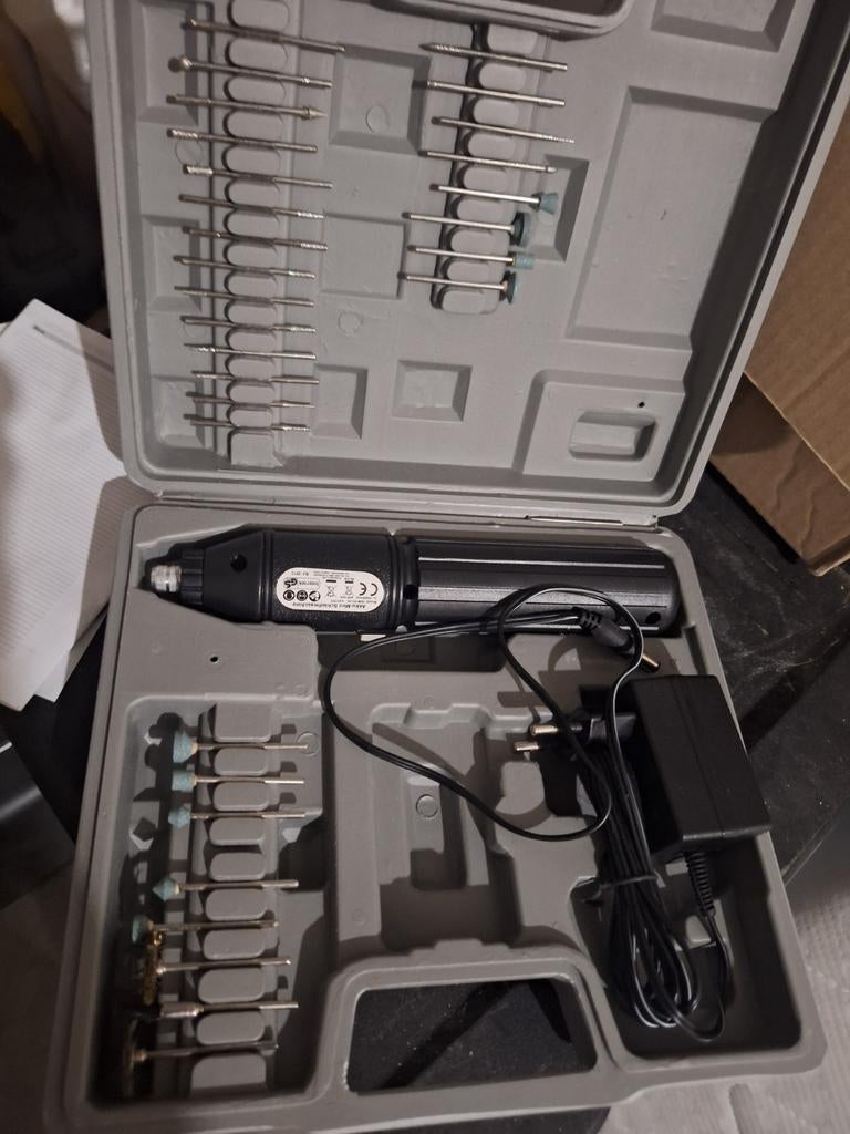 Dremel-achtige multitool met accessoires en koffer, Verzenden