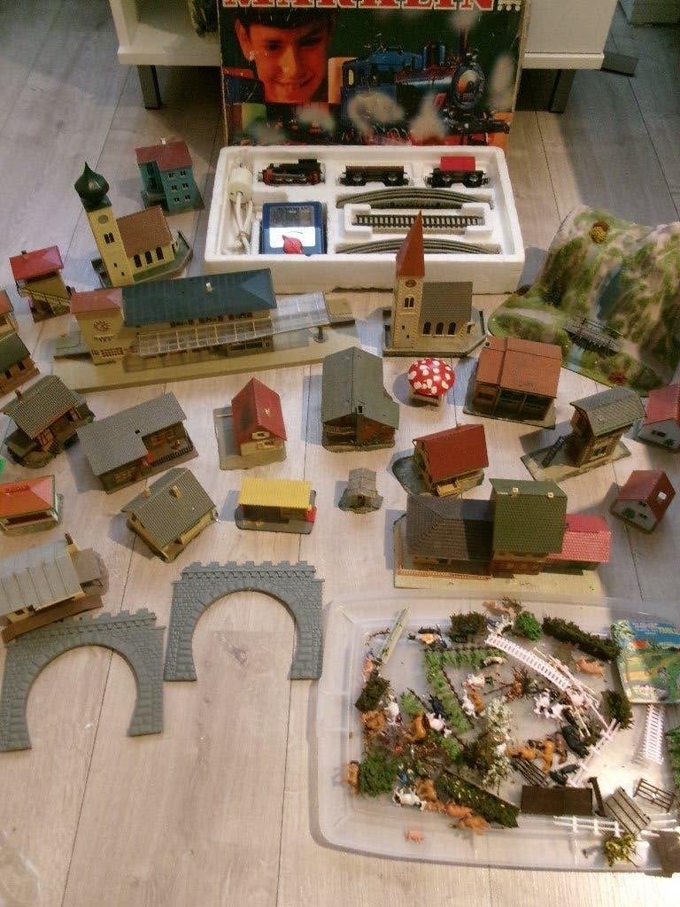 Marklin treinset + 24 huisjes tunnel bomen Verzenden kan ook, Hobby en Vrije tijd, Ophalen, Wisselstroom, Analoog, Märklin