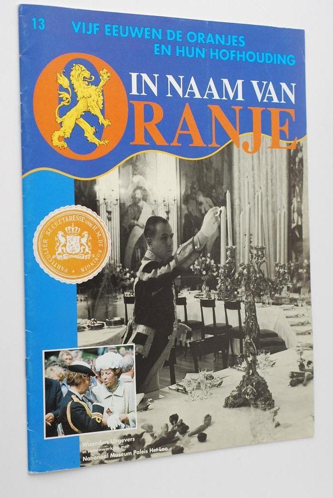 De Oranjes en hun hofhouding (1994), Boeken, Tijdschriften en Kranten, Verzenden, Zo goed als nieuw, Overige typen