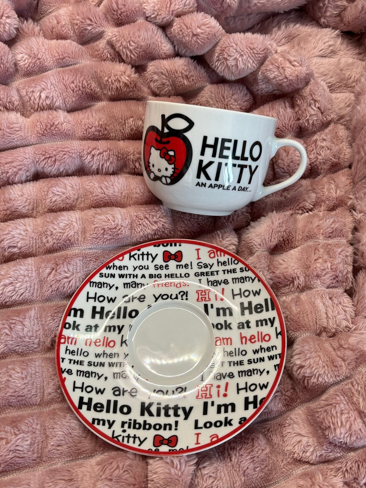 Hello Kitty kop en schotel - Sanrio Tognana Italy, Overige merken, Keramiek, Ophalen of Verzenden, Zo goed als nieuw