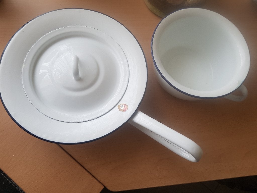 Vintage ondersteek met deksel en po, voor alles slechts, Ophalen, Zo goed als nieuw