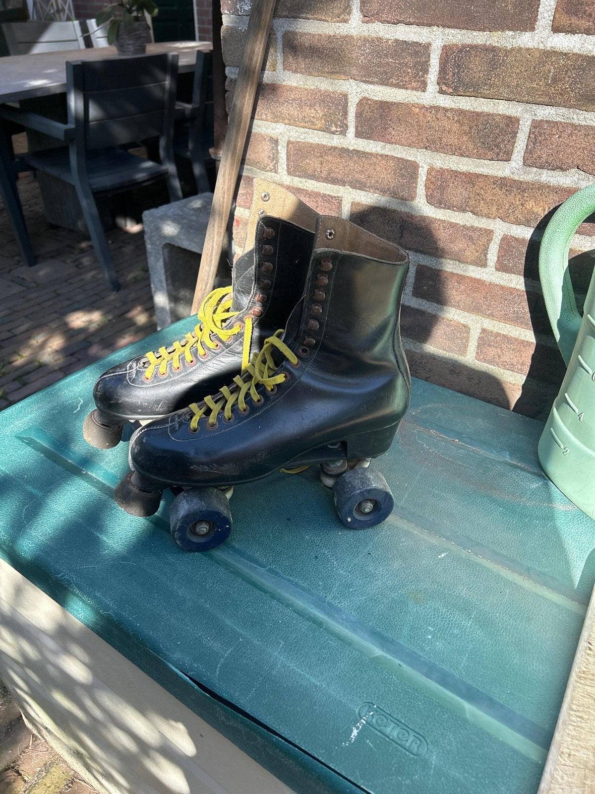 Vintage Roller Skates - Zwart met Gele Veters maat 40, Overige merken, Gebruikt, Overige typen, Ophalen of Verzenden