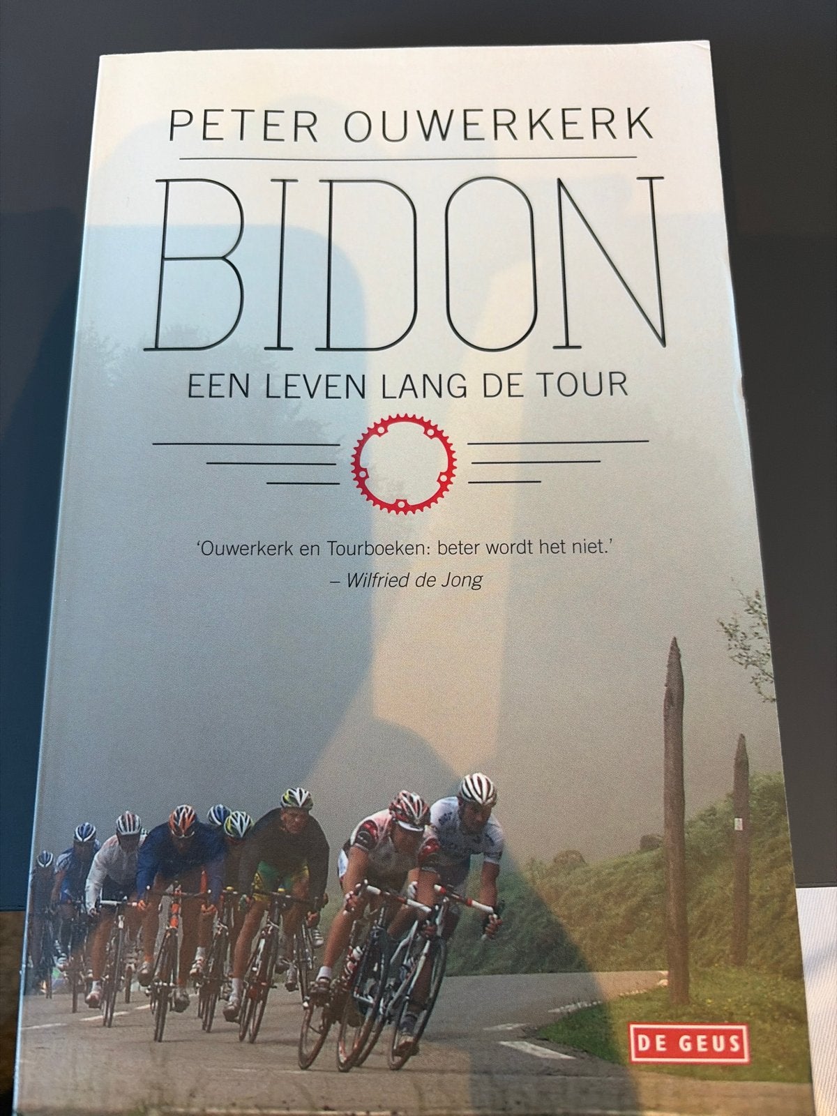 Bidon: Een Leven Lang De Tour - Peter Ouwerkerk, Ophalen of Verzenden, Zo goed als nieuw, Lopen en Fietsen