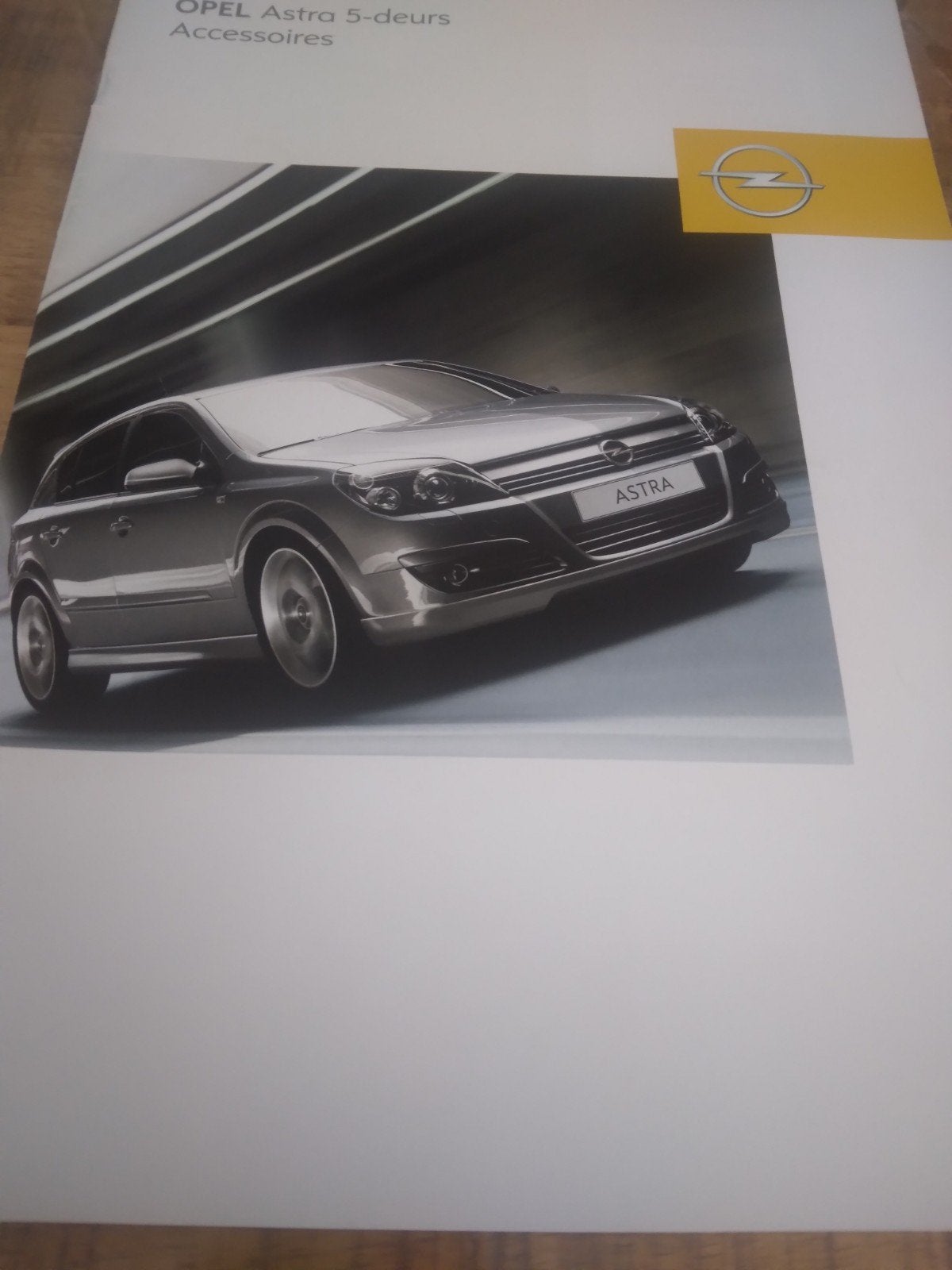 Opel Astra 5-deurs Accessoires 02 2004, Auto diversen, Handleidingen en Instructieboekjes, Ophalen of Verzenden