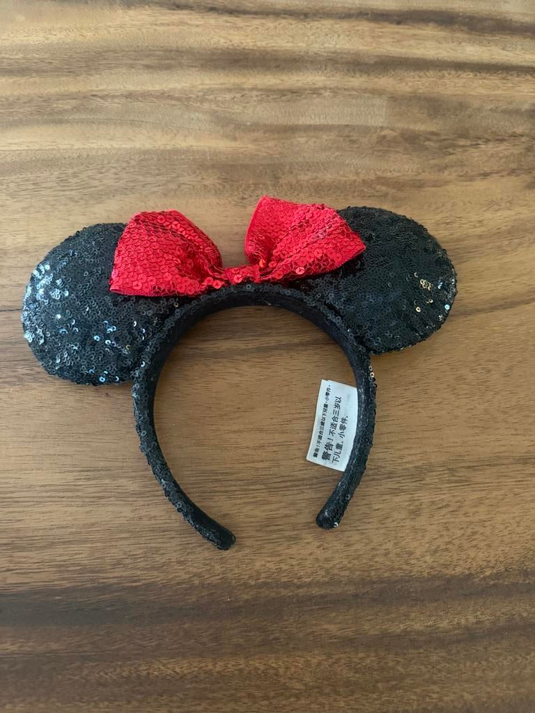 Minnie Mouse oren met rode strik - Disney haarband, Ophalen of Verzenden, Mickey Mouse, Zo goed als nieuw, Kleding of Textiel