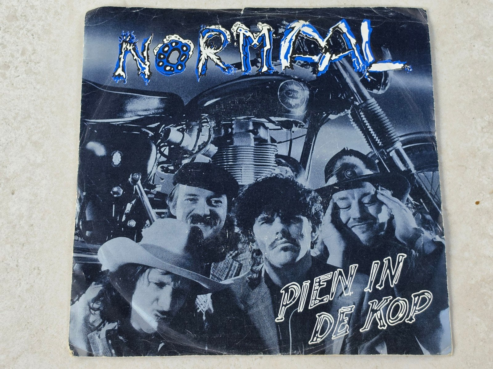 Normaal Singel Pien in de Kop, Cd's en Dvd's, Vinyl Singles, Ophalen of Verzenden, Zo goed als nieuw, Nederlandstalig