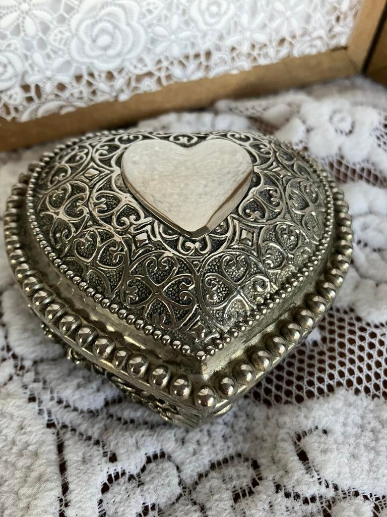 Prachtig vintage snuisterijen sieraden hartvormig doosje, Ophalen of Verzenden