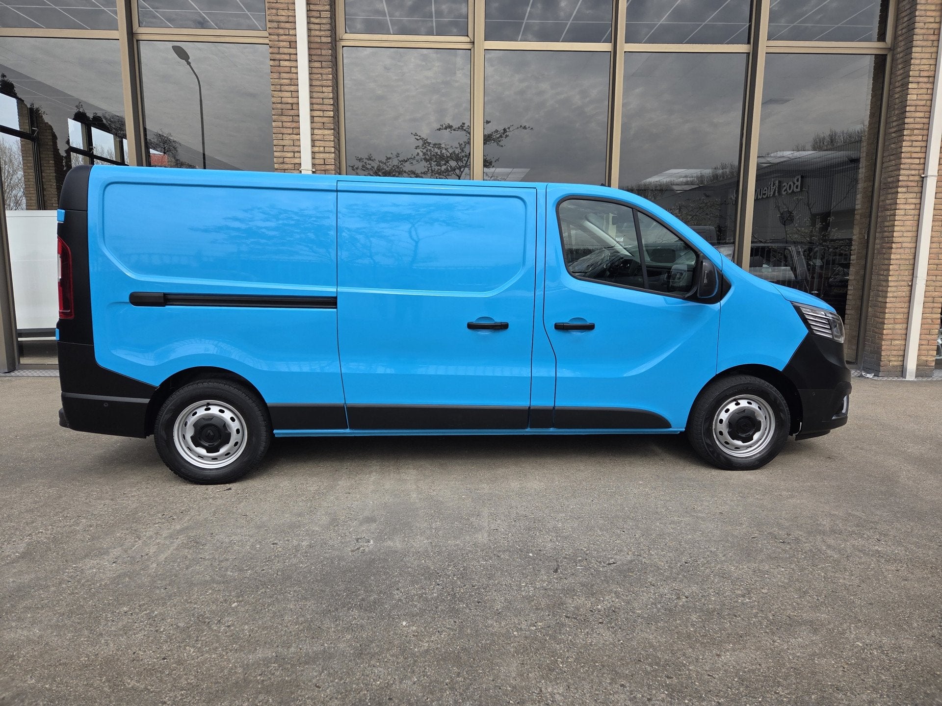 Renault Trafic 2.0 Blue dCi 150 Pk AUTOMAAT L2 Airco PDC Cru, Auto's, Stof, Gebruikt, 4 cilinders, Bedrijf