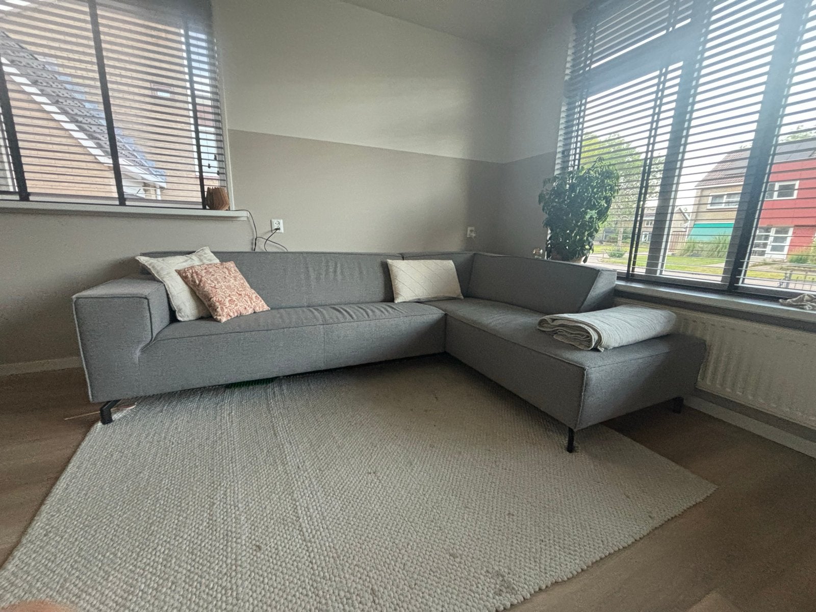 Grijze hoekbank met los te halen hoekgedeelte, Ophalen, Gebruikt, Hoekbank, 200 tot 250 cm