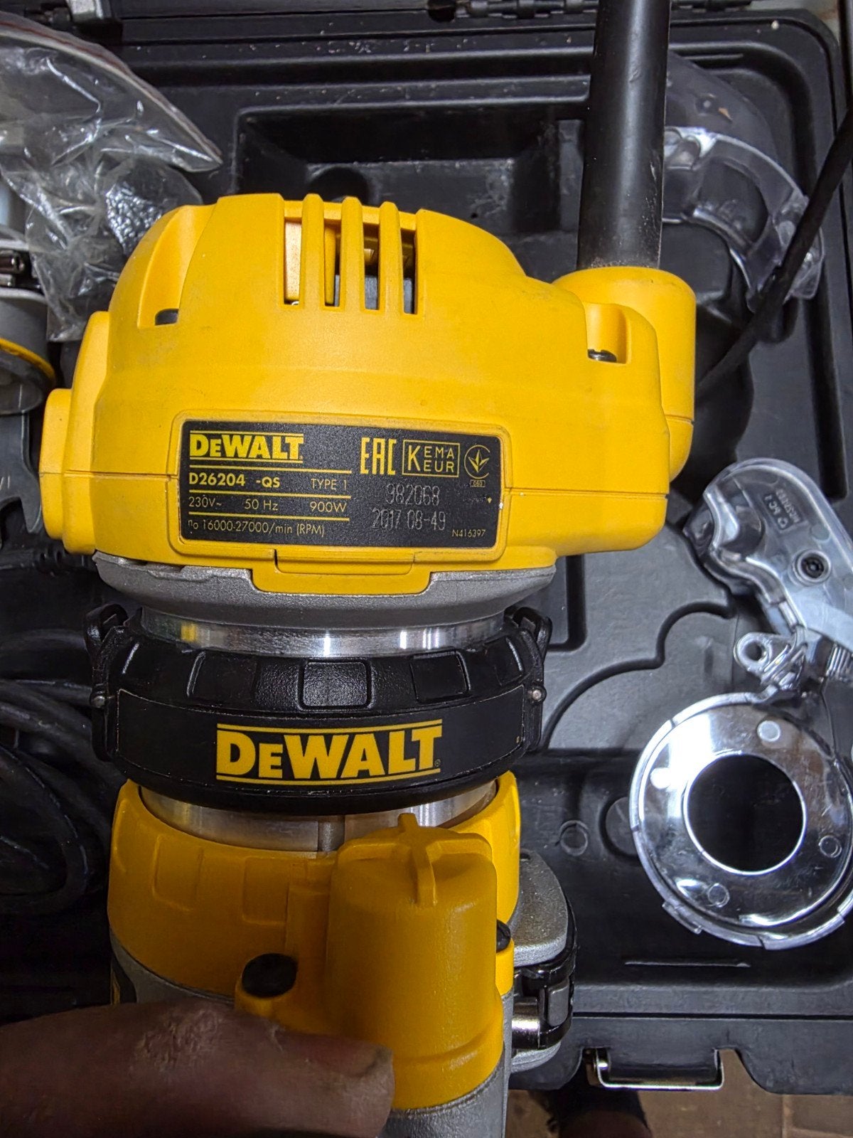 DeWalt D26204 Bovenfrees - Zo goed als nieuw, Doe-het-zelf en Verbouw, Gereedschap | Freesmachines, Ophalen, DeWalt, Zo goed als nieuw