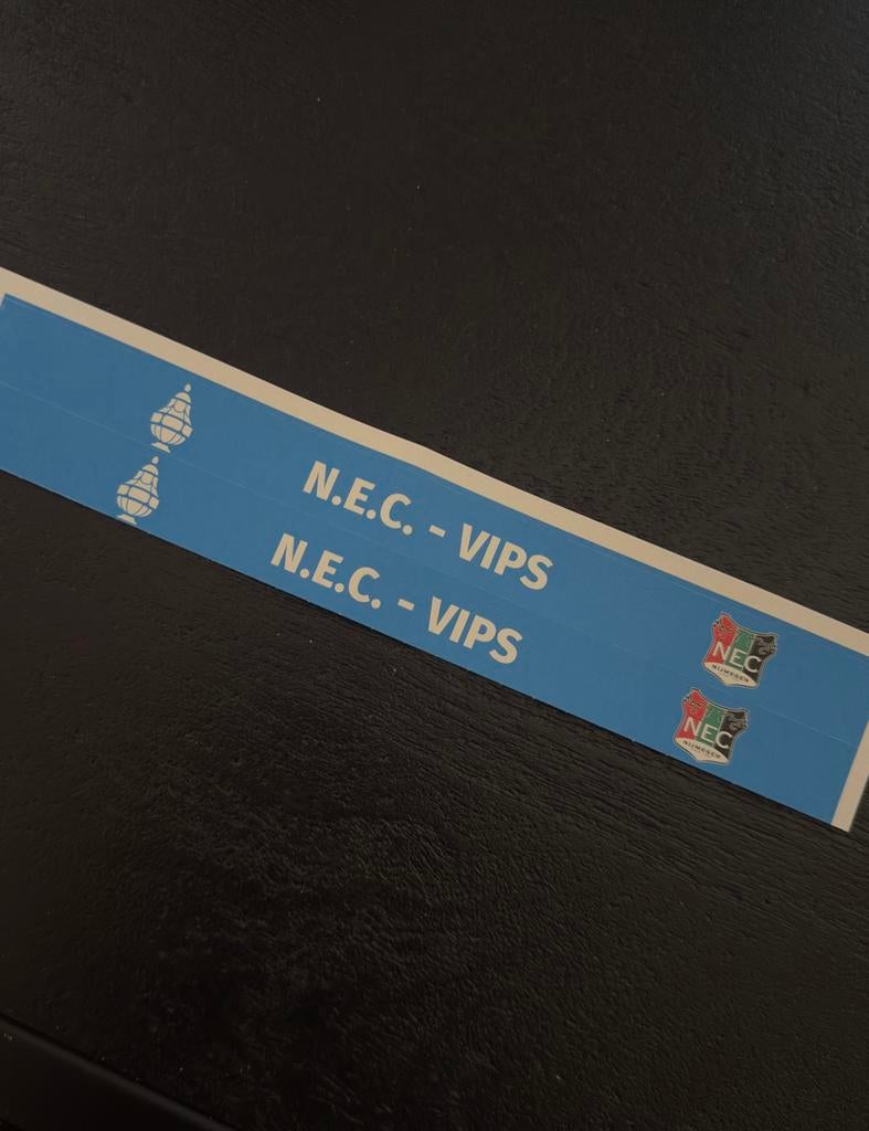 2 bandjes spelershome NEC bekerfinale, Tickets en Kaartjes, Sport | Voetbal, Twee personen, April