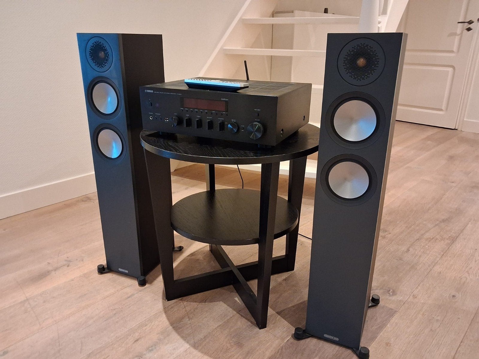 Stereo set: Monitor Audio Bronze 200 & Yamaha R-N602, Gebruikt, Losse componenten, Tuner of Radio, Ophalen