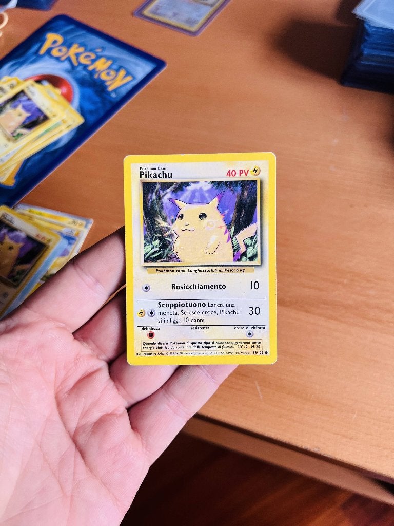 Pikachu 58/102 Base Set Pokemon, Verzenden, Zo goed als nieuw, Losse kaart, Foil