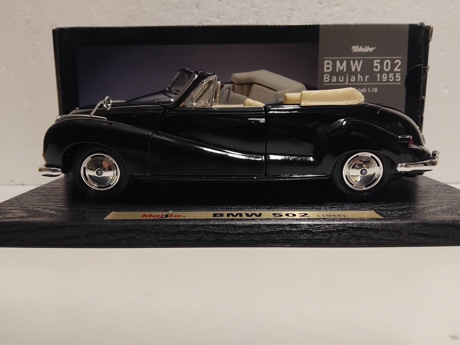 BMW 502 Cabriolet zwart 1955  Tchibo metal 1:18 KRD, Ophalen of Verzenden, Zo goed als nieuw, Auto, Maisto