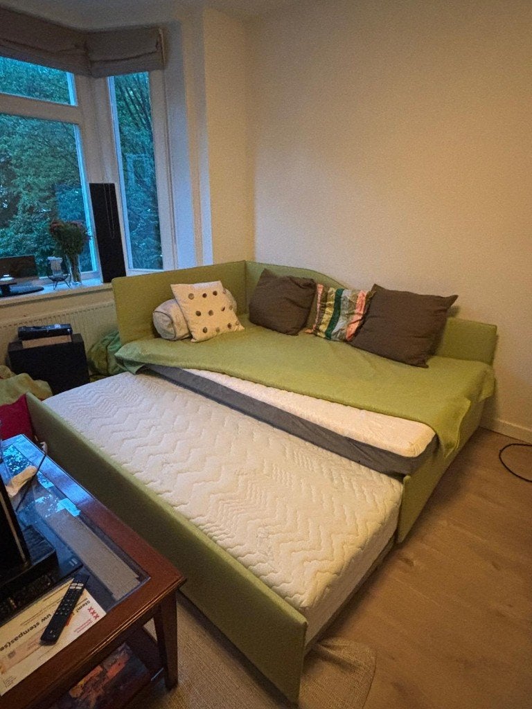 Convertible Couch Bed / Daybed with Pull-Out Trundle, Ophalen, Verstelbaar, Modern Scandinavian-style daybed or double bed, Tweepersoons