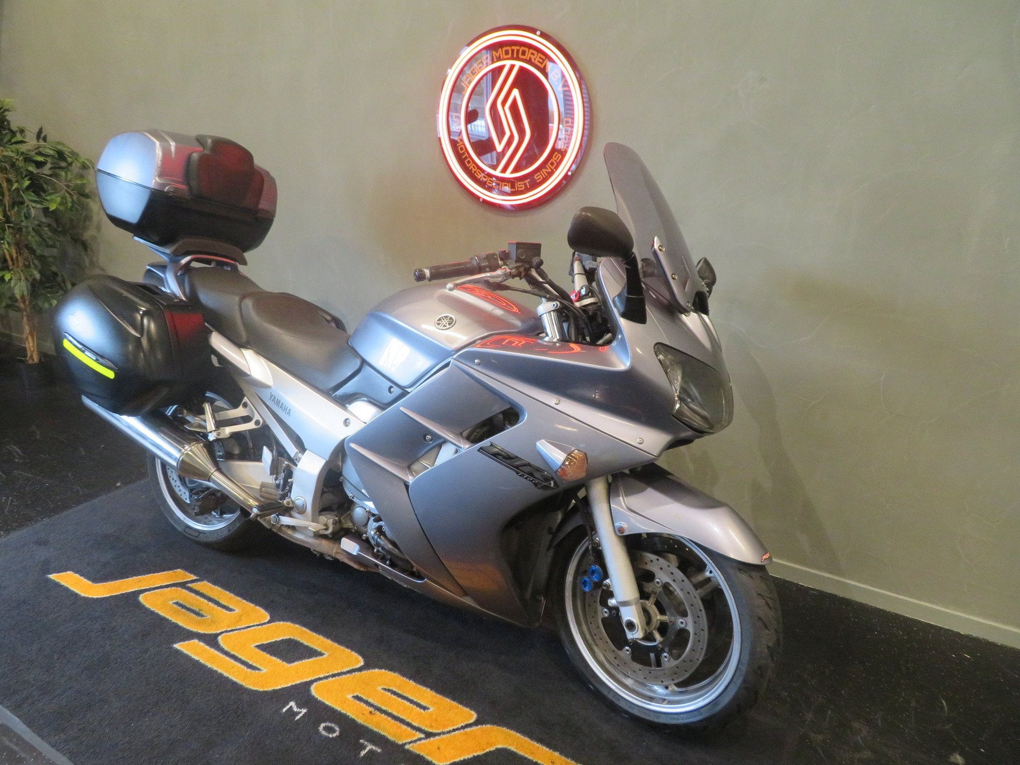 Yamaha FJR 1300 MOOIE TOERMOTOR! (bj 2004), Motoren, Toermotor, Gebruikt, Bedrijf