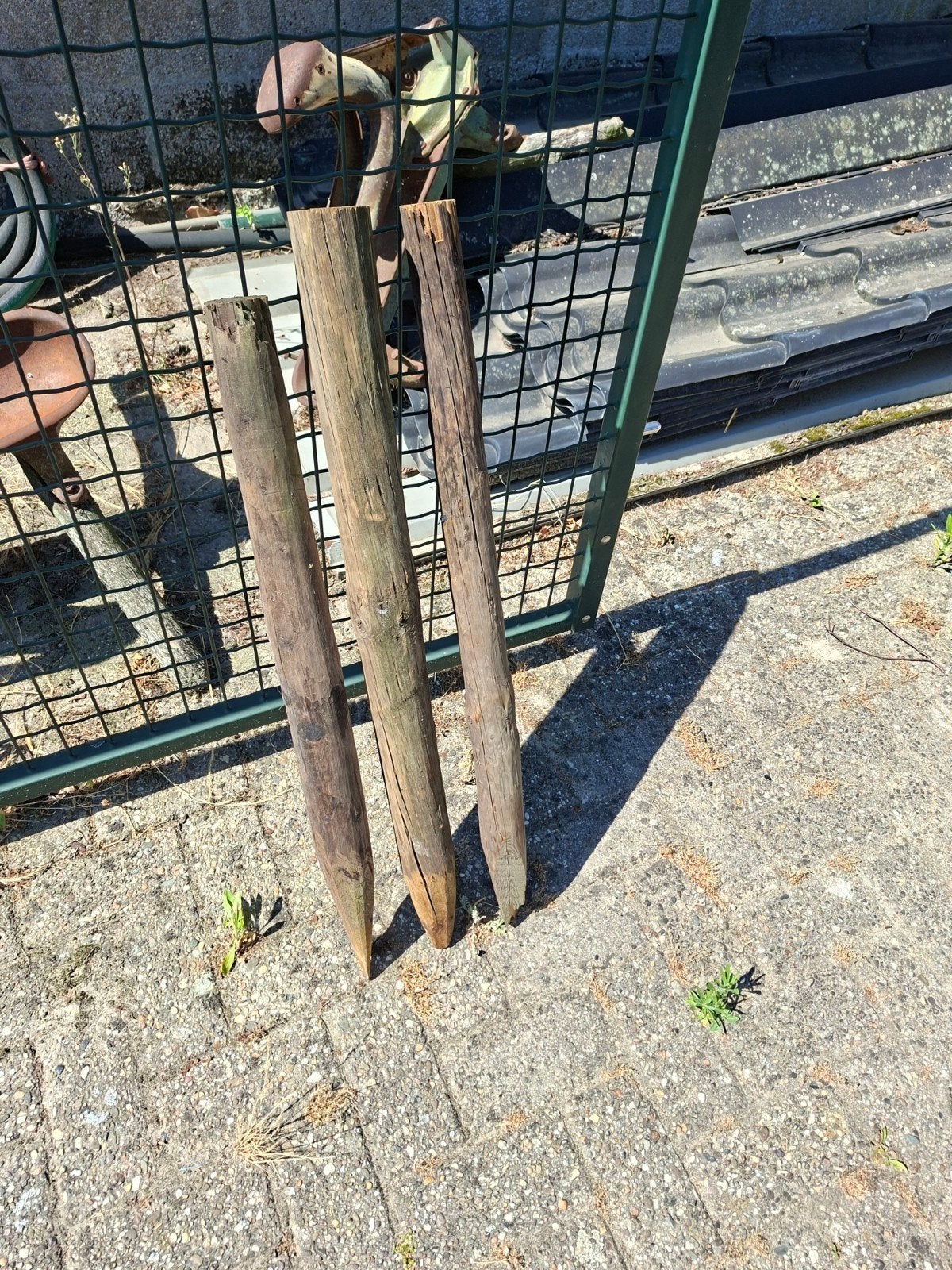 200 gebruikte houten palen, 80-85 cm lang, Ophalen