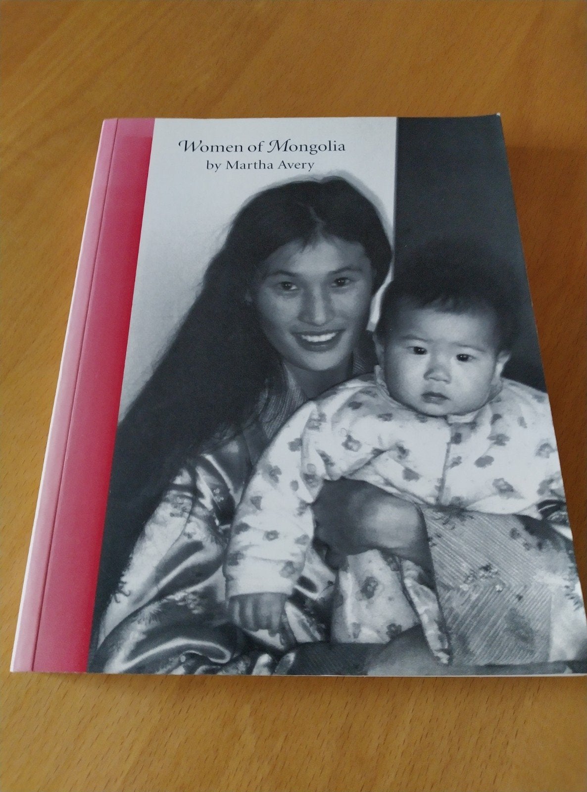 Women of Mongolia - Martha Avery (Engelstalig), Ophalen of Verzenden, Zo goed als nieuw, Martha Avery, Wereld overig