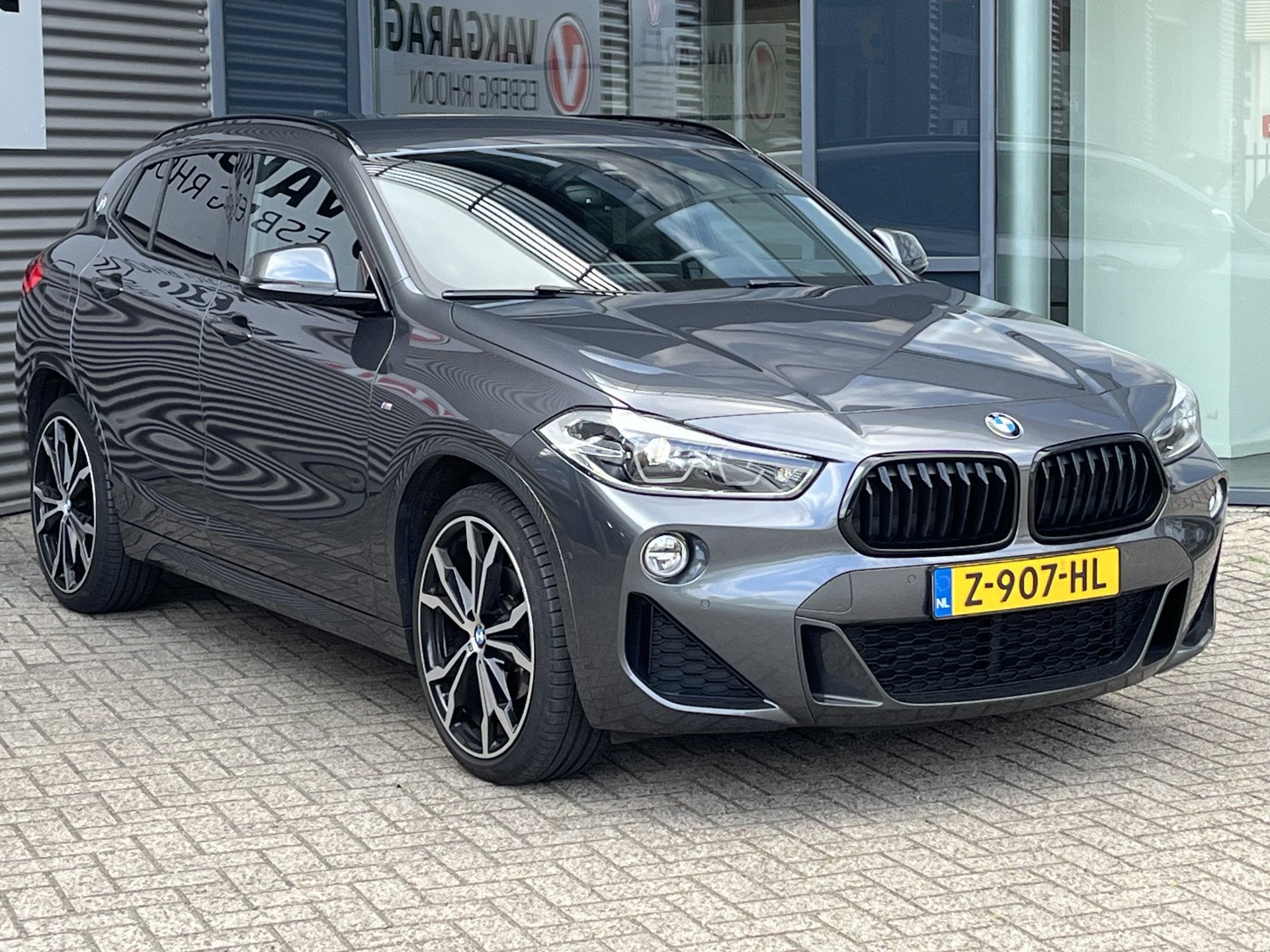 BMW X2 sDrive18i High Executive Edition M Sport FACELIFT NAV, Gebruikt, Leder en Stof, 75 €/maand, 3 cilinders