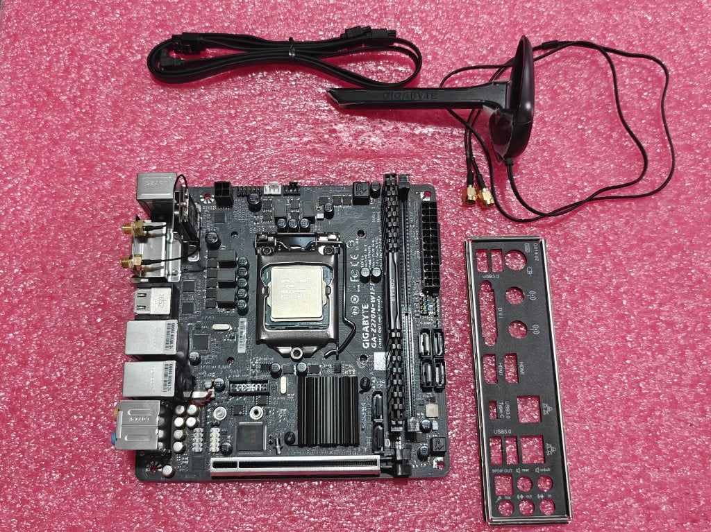 Gigabyte Z270n WIFI + i7 6700 + 16GB Ram, Gebruikt, DDR4, Ophalen of Verzenden, Mini-ITX
