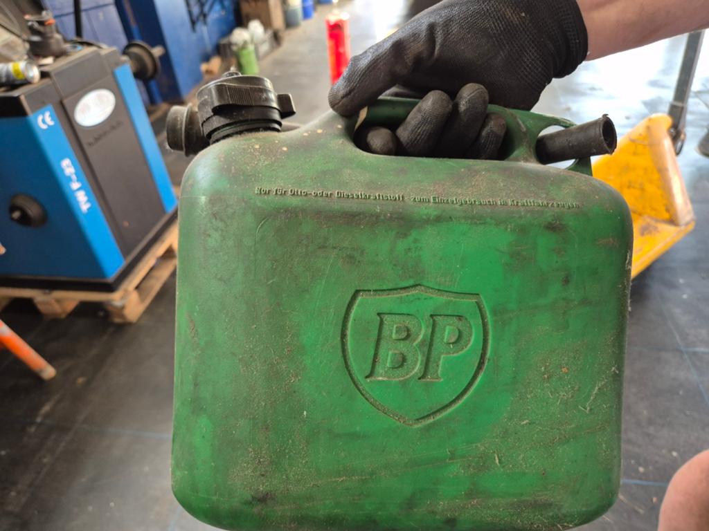 Jerrycan BP, Ophalen of Verzenden