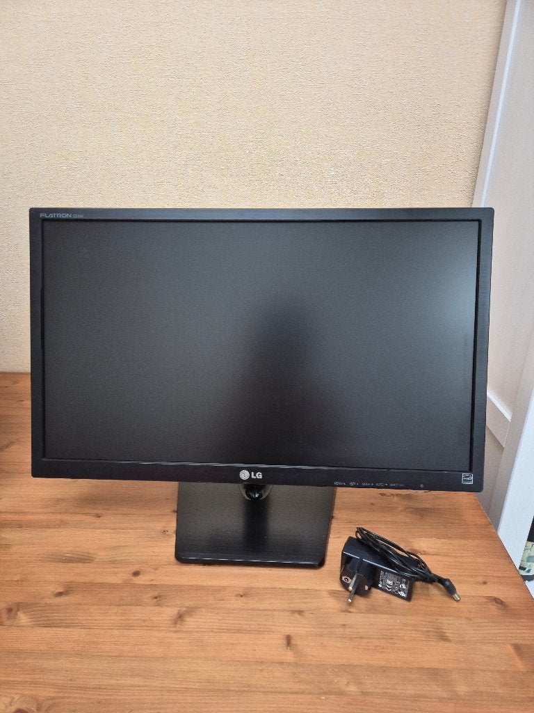 LG Flatron E2442T-BN Monitor, Computers en Software, Monitoren, Ophalen, Full HD, 24 inch, Zo goed als nieuw