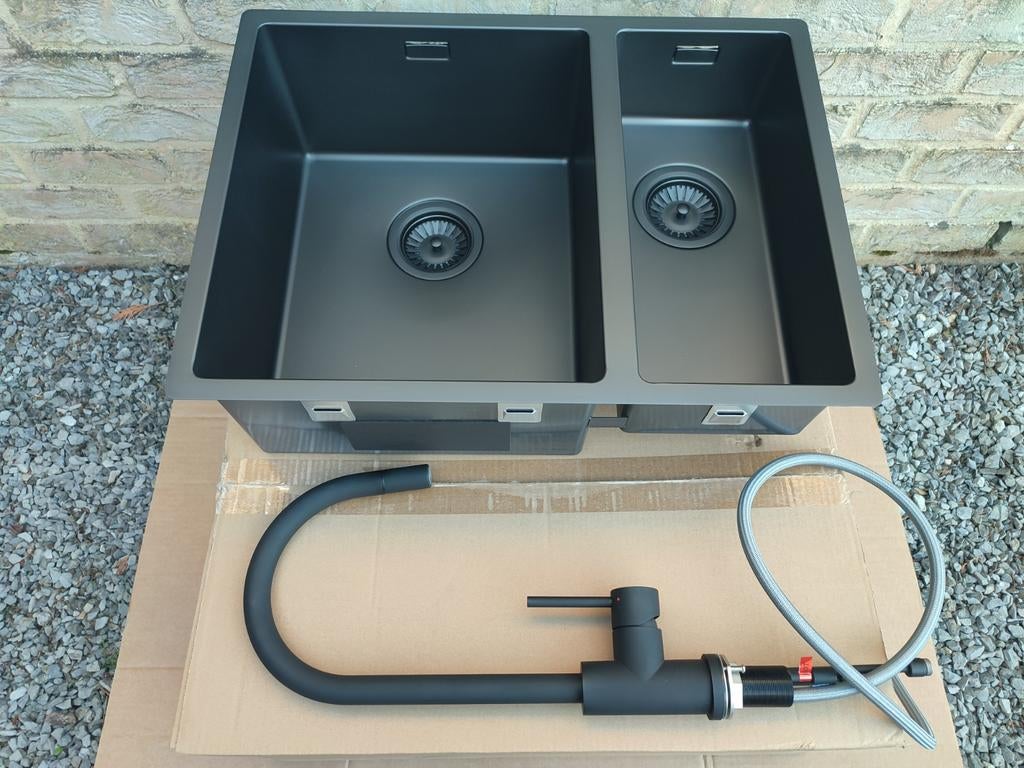Spoelbak 1 - 1/2 met bijpassende kraan sturdy black NIEUW, Overige typen, Nieuw, Ophalen of Verzenden, Zwart