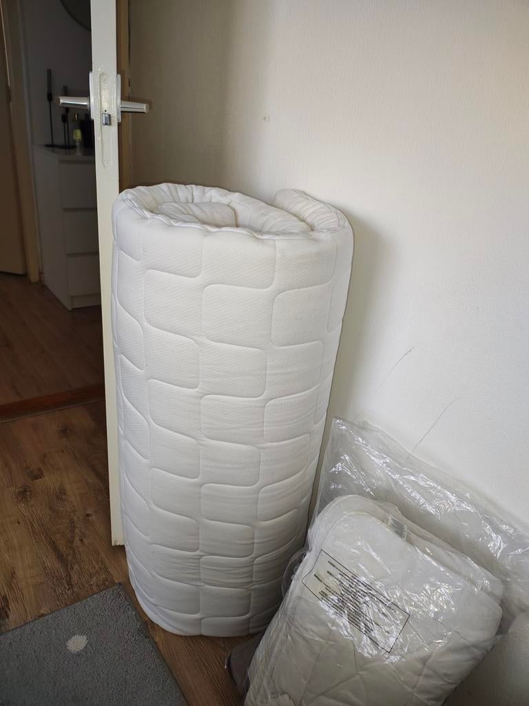 Comfortabel topmatras voor eenpersoonsbed, Gebruikt, 90 cm, Eenpersoons, Ophalen of Verzenden