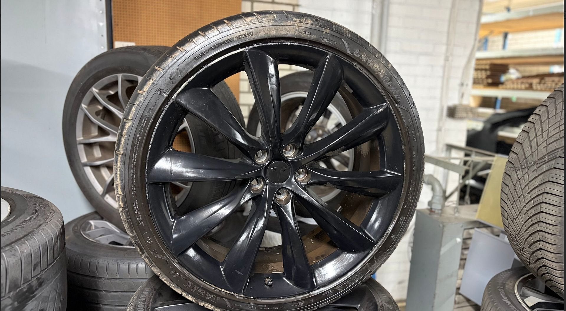 Tesla | 265/35/22 | Zomerbanden | Direct Beschikbaar, Ophalen, Gebruikt, -, 265 mm