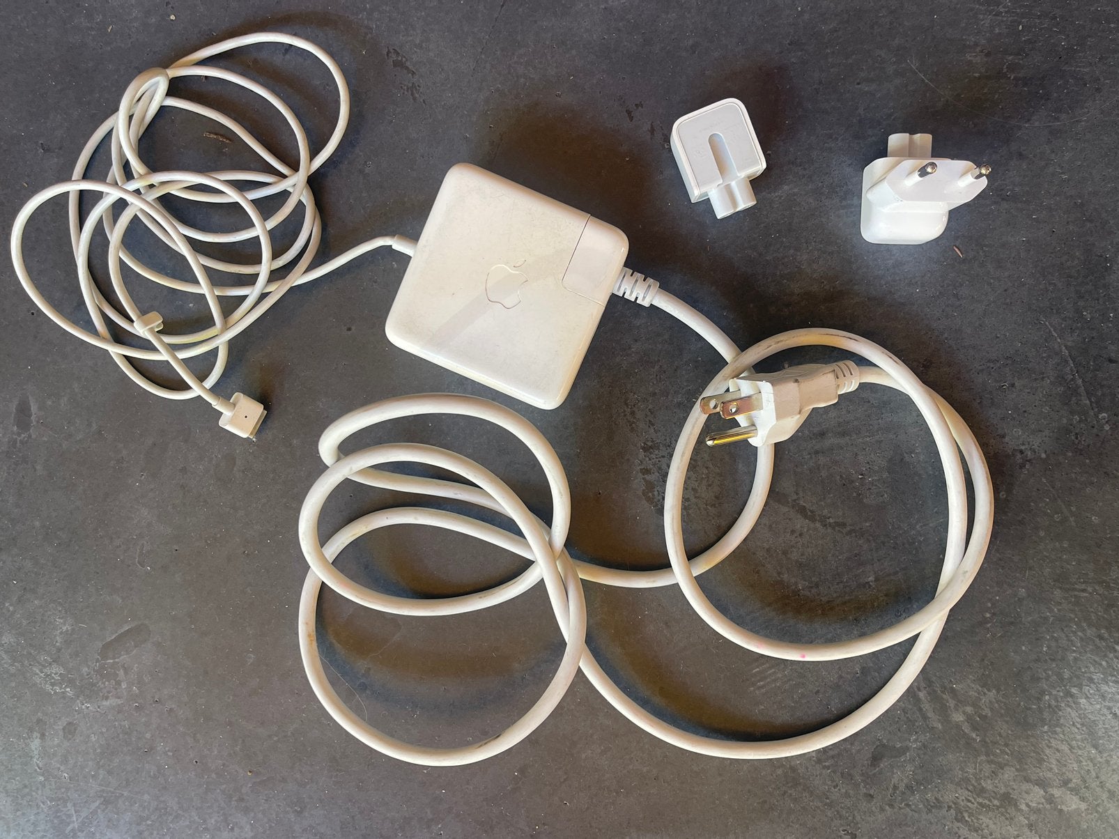 Apple MagSafe Oplader voor MacBook (60W) met 3 stekkers, Ophalen of Verzenden, Zo goed als nieuw