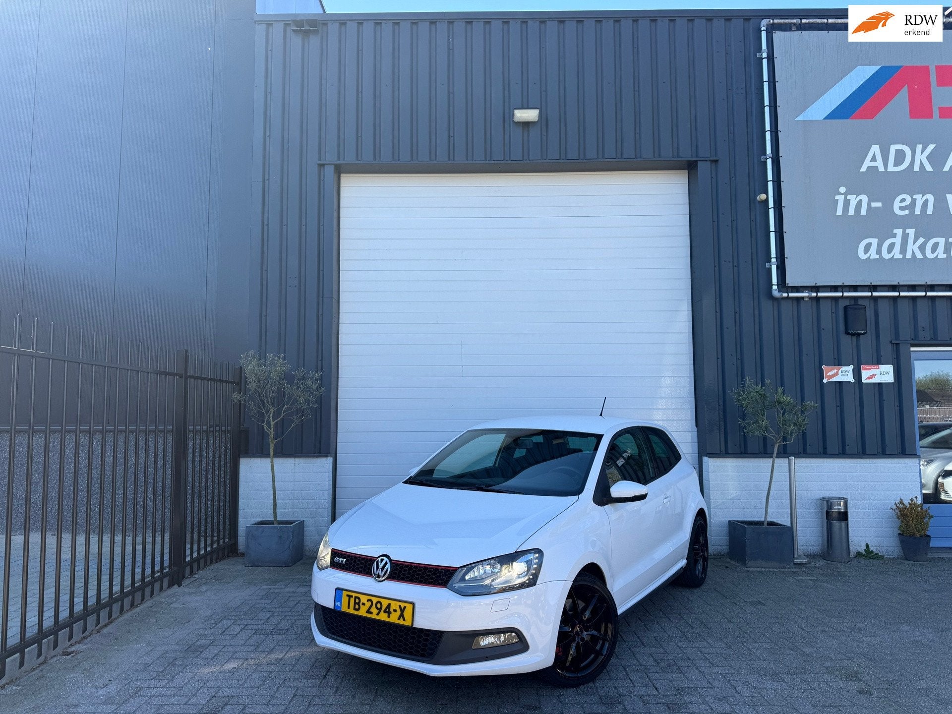 Volkswagen Polo 1.4 TSI GTI DSG/XENON/PDC/CRUISE/LM VELGEN, Euro 5, Stof, Zwart, 4 cilinders