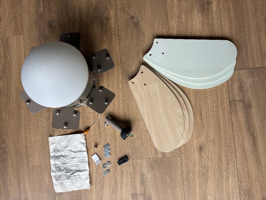 Plafondventilator met verlichting en omkeerbare bladen, Ophalen, Gebruikt, Plafondventilator
