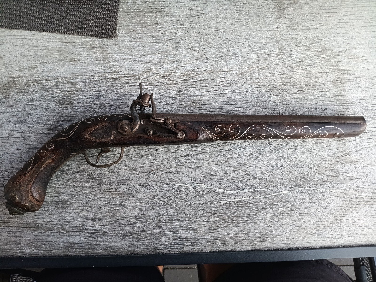 Antiek vuursteenpistool met houtsnijwerk, Ophalen of Verzenden, Gebruikt