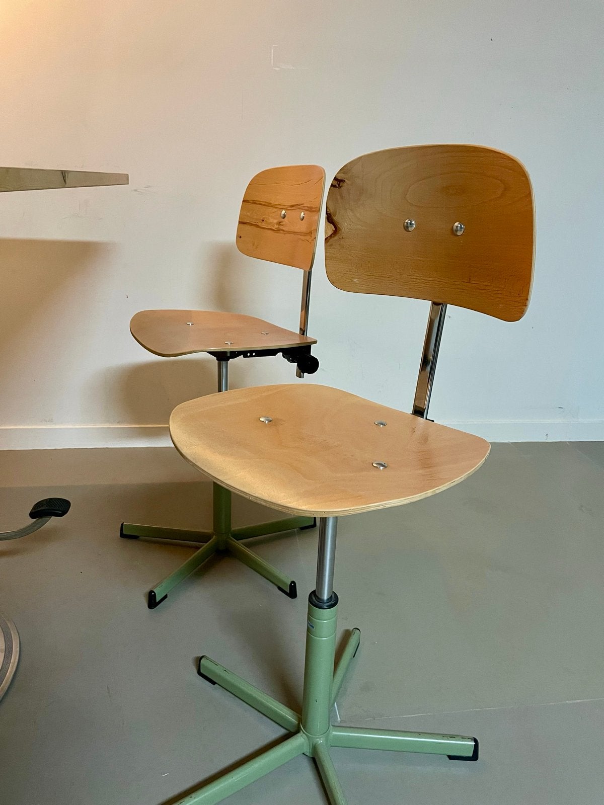 4 Overtoom bureaustoelen, jaren '60-'70, in hoogte verstelba, Ophalen, Gebruikt, Groen, Bureaustoel