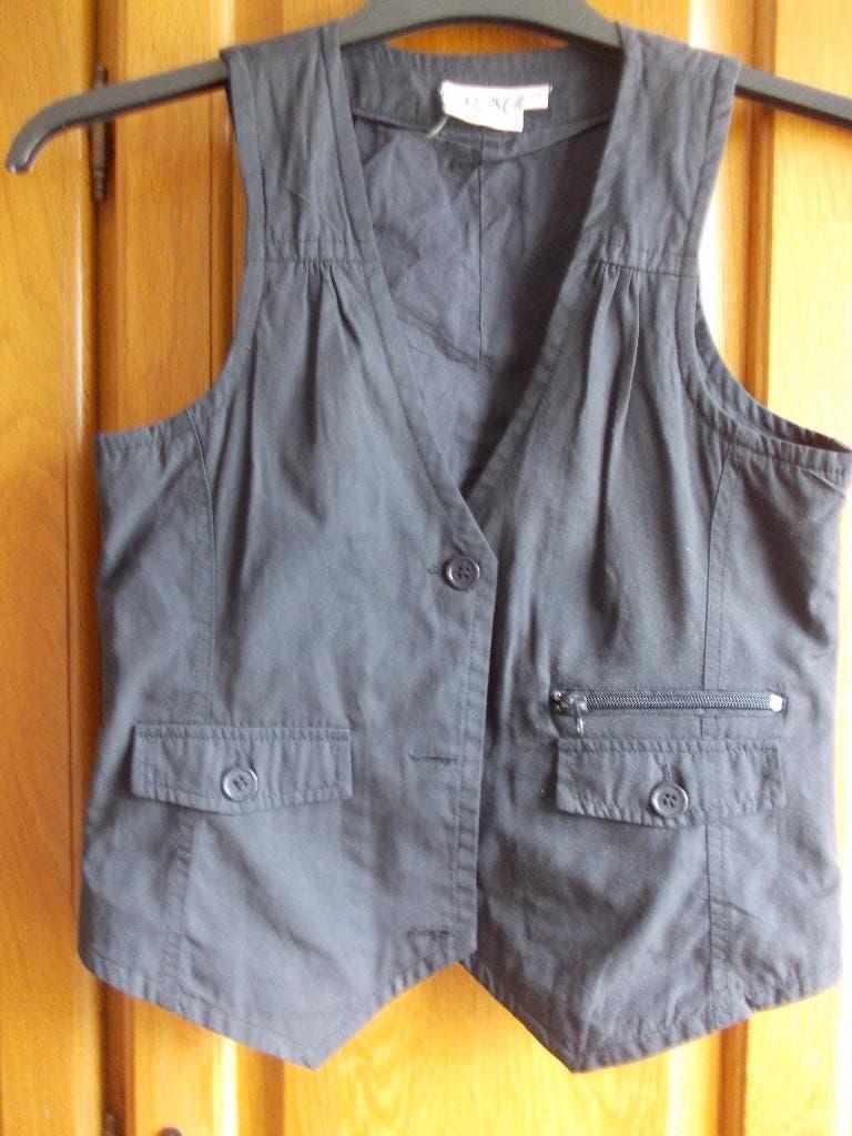 Mooi donkerblauw gilet in maat 176/XS., Kinderen en Baby's, Kinderkleding | Maat 176, Ophalen, R&M, Overige typen, Meisje