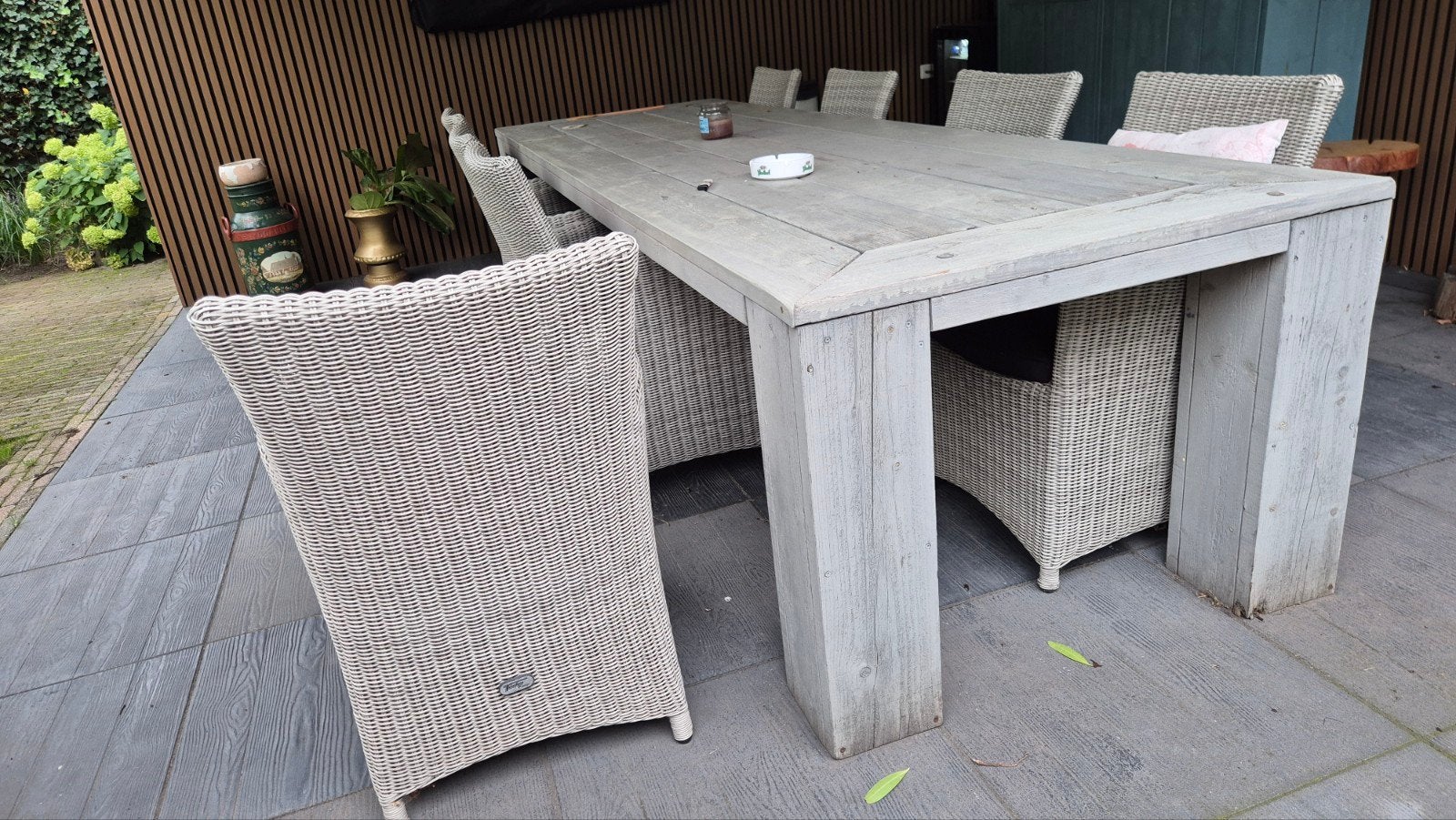 Foto 5 van Robuuste tuinset: 8 wicker stoelen met 330cm tafel