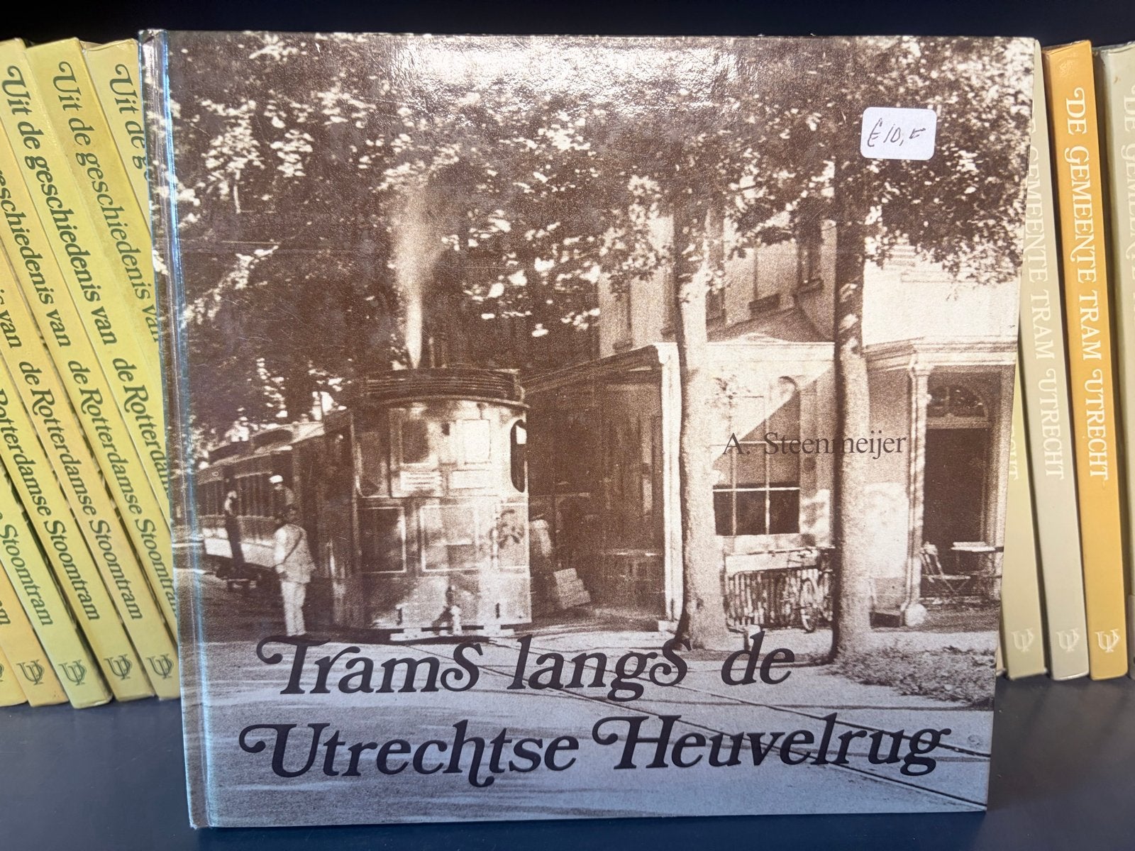 Trams langs de Utrechtse Heuvelrug - A. Steenmeijer, Ophalen of Verzenden, Gelezen, Tram