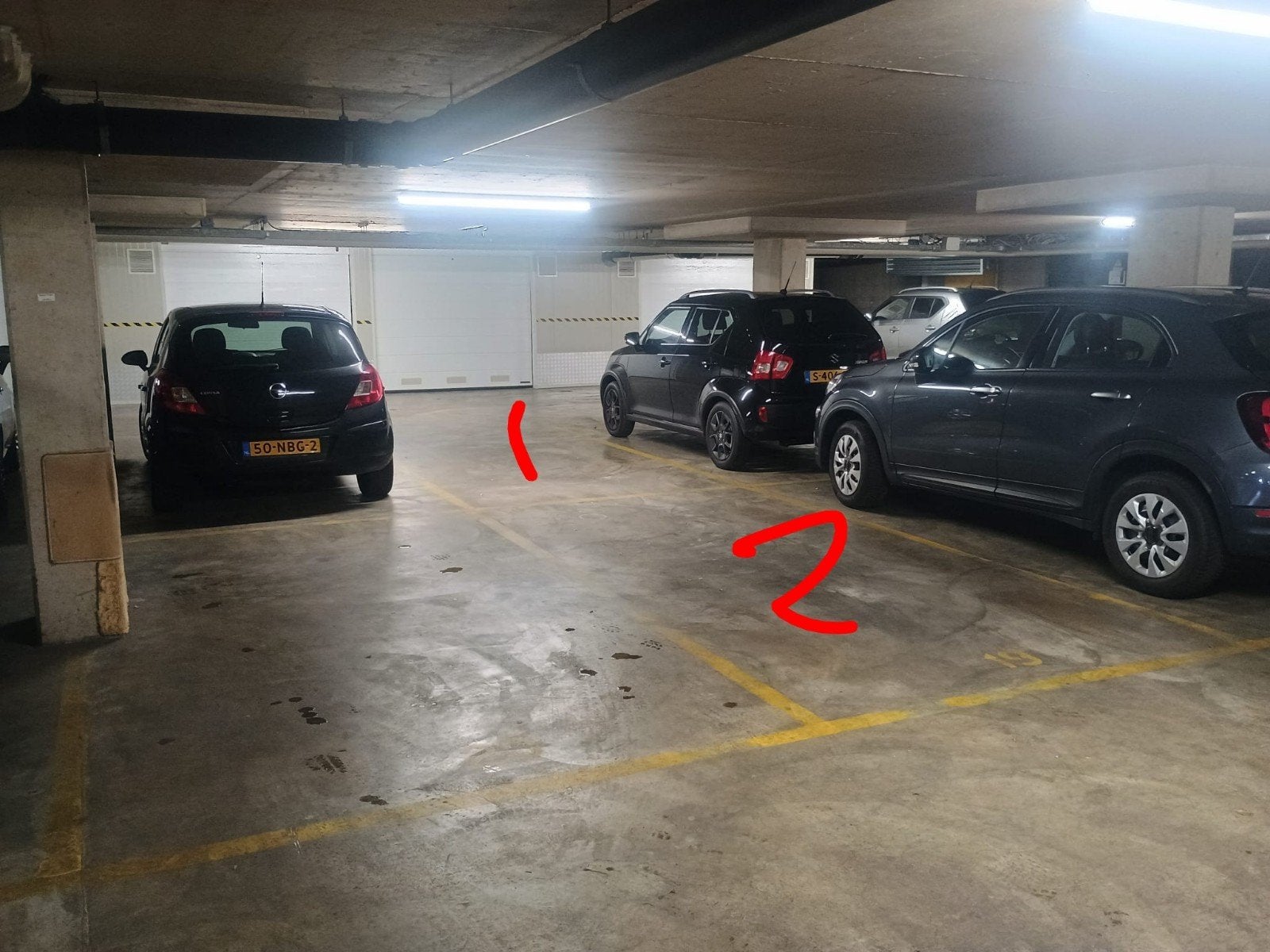 Te koop: 2 overdekte parkeerplekken in Hillegom, Huizen en Kamers, Zuid-Holland