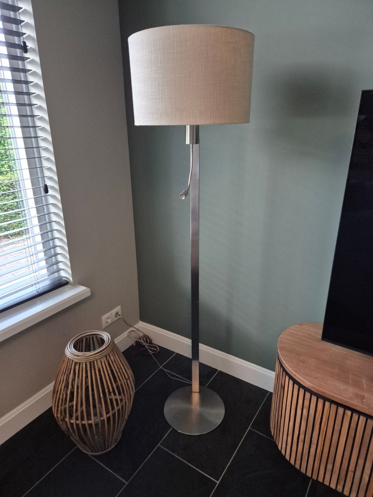 Mooie staande lamp, beige/zandkleur., Ophalen, Zo goed als nieuw, 150 tot 200 cm