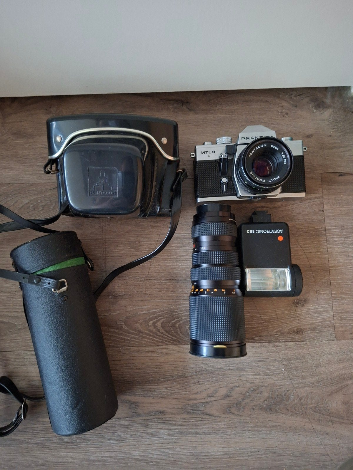 Praktica MTL3 Spiegelreflexcamera met lens en flitser, Audio, Tv en Foto, Fotocamera's Analoog, Ophalen, Gebruikt, Spiegelreflex