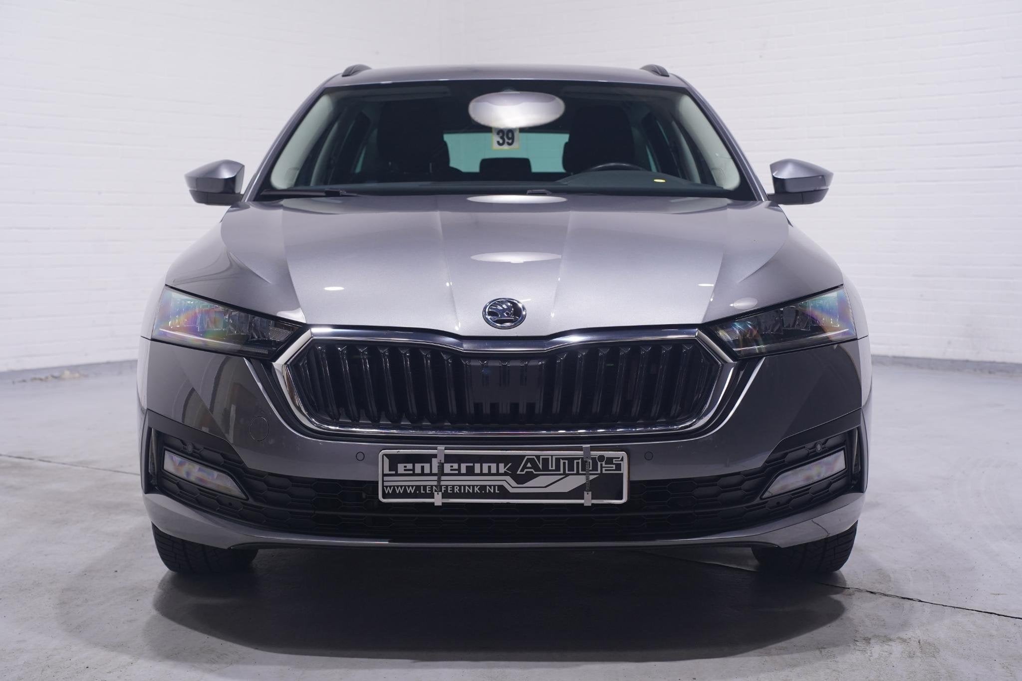 Skoda Octavia Combi 1.5 e-TSI Business Edition Apple Carplay, Auto's, Skoda, Stof, 4 cilinders, 150 pk, 690 kg