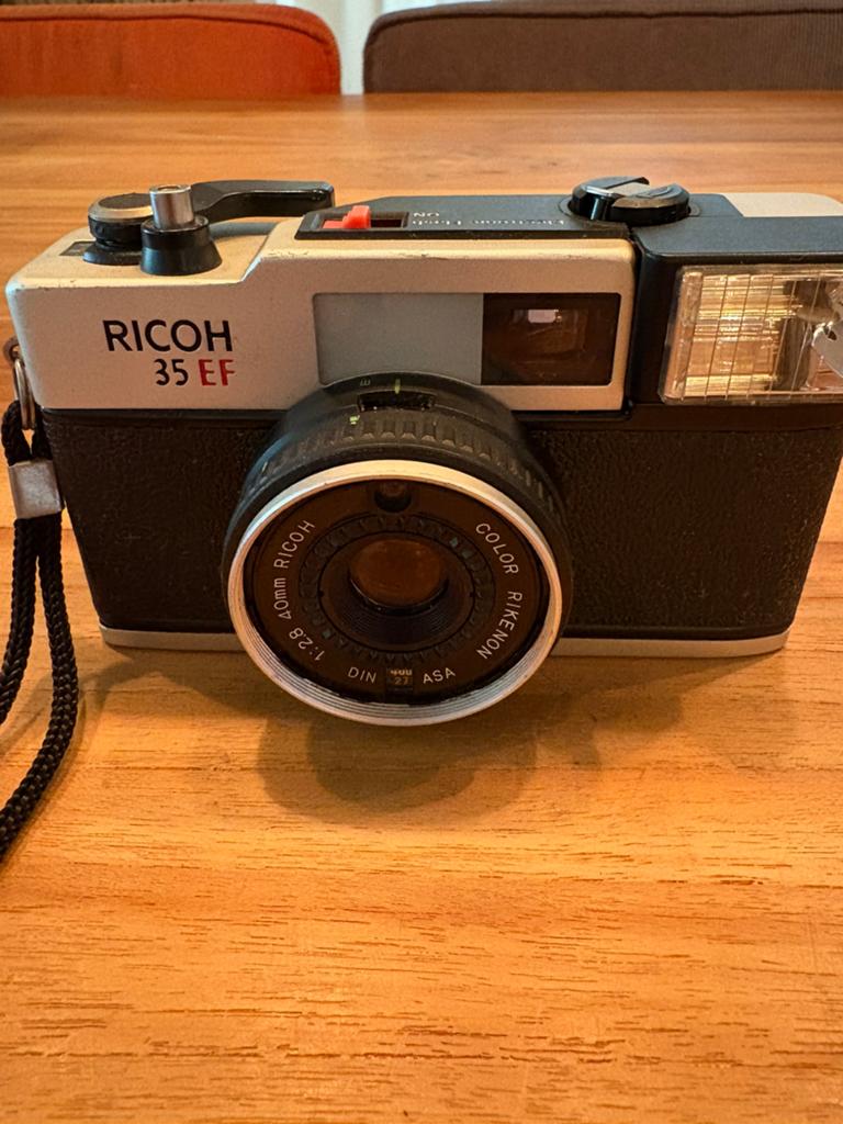 Ricoh 35 EF compact camera met elektronische flitser, Ophalen of Verzenden, Gebruikt, Compact, Overige Merken