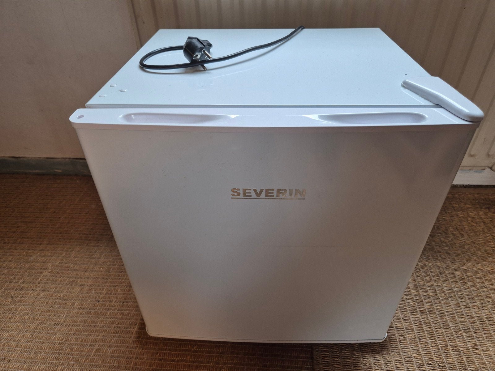 Compacte Severin Koelkast 32L - Ideaal voor kleine ruimtes, Zonder vriesvak, Ophalen of Verzenden, Minder dan 45 cm, Minder dan 85 cm