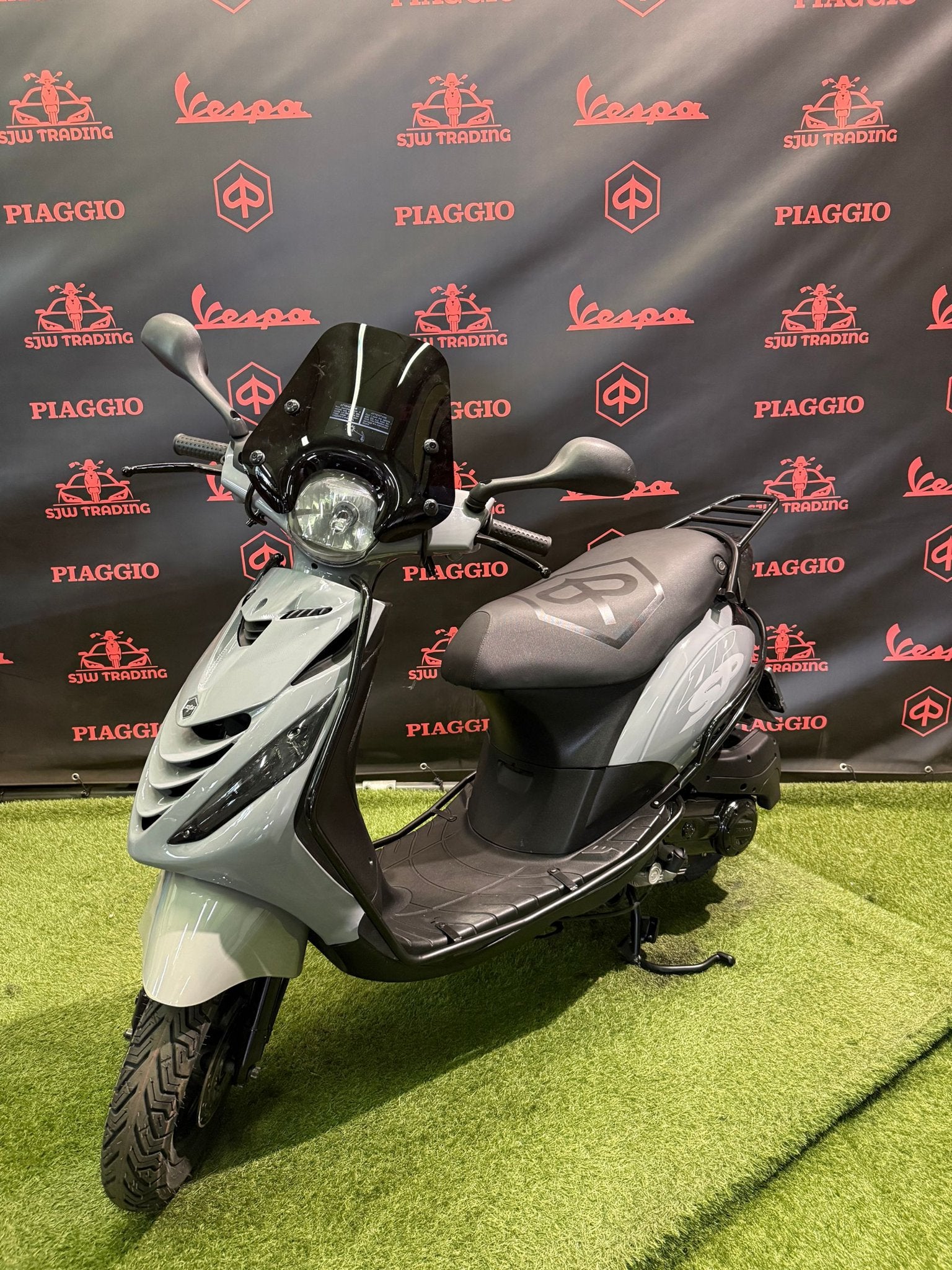 Piaggio Zip 2023 Brom! Nardo Grey / Full Option / Garantie!, Maximaal 45 km/u, Zip, Ophalen of Verzenden